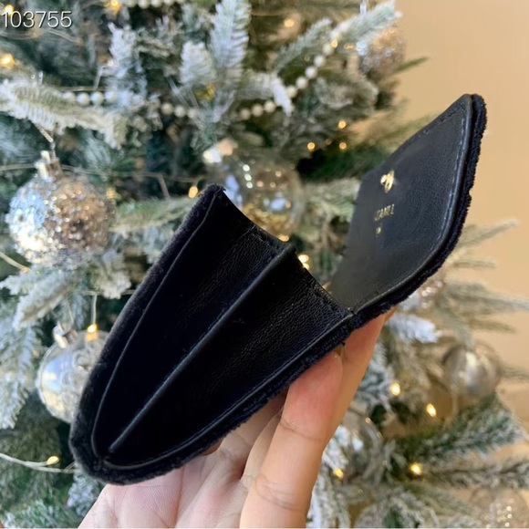 Chanel VIP Wallet - Picture 7 of 9